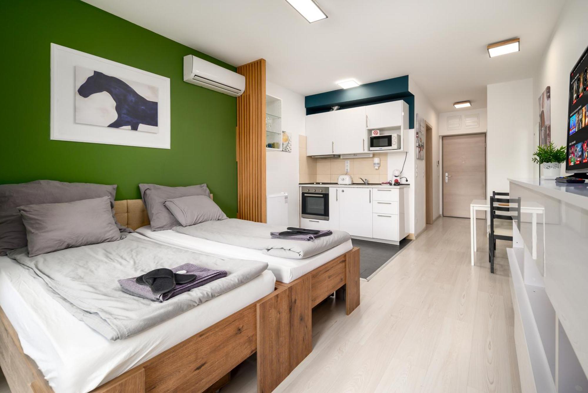 Atrium Residence Deluxe Suite-Free Parking Garage Same Building 布达佩斯 外观 照片