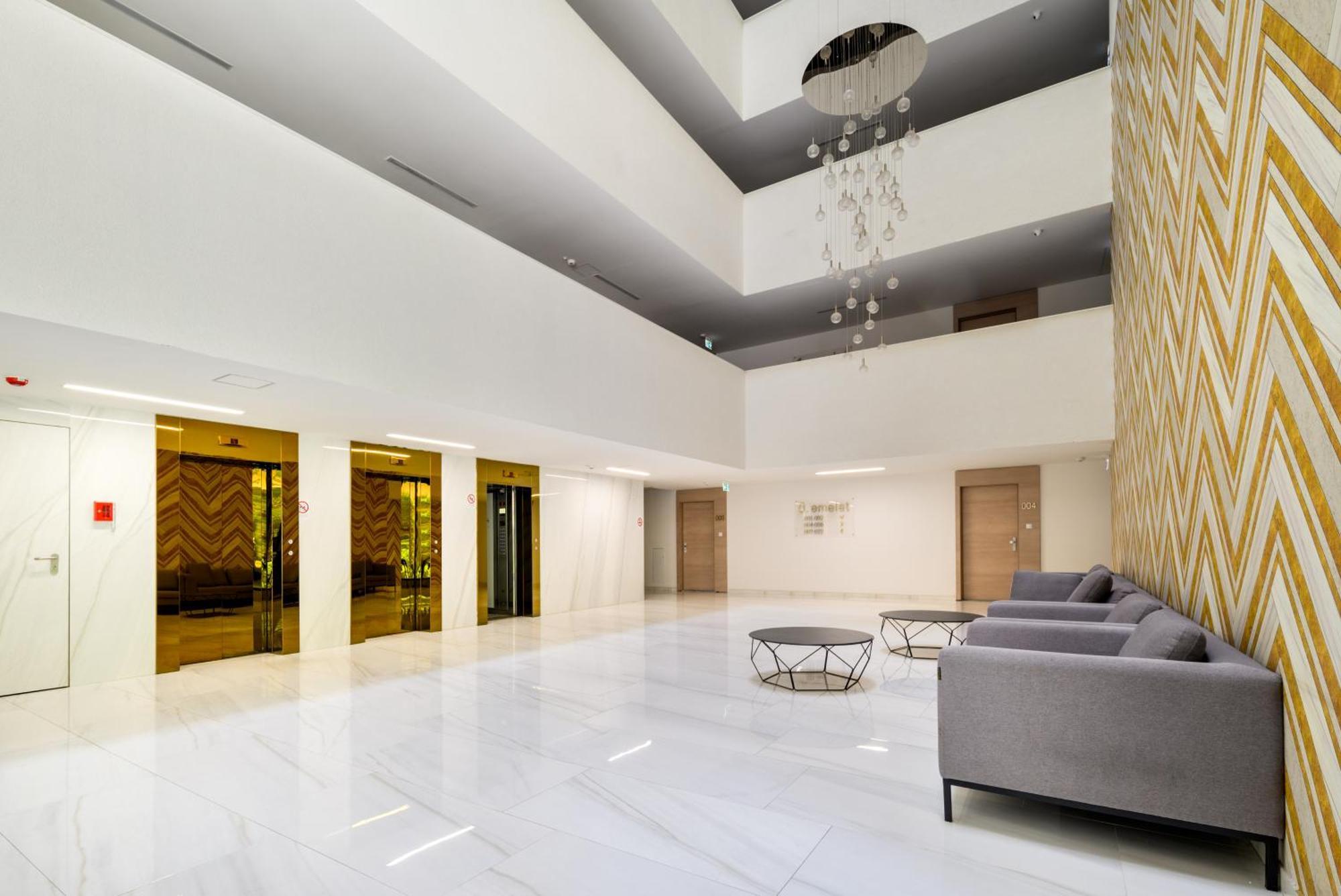 Atrium Residence Deluxe Suite-Free Parking Garage Same Building 布达佩斯 外观 照片