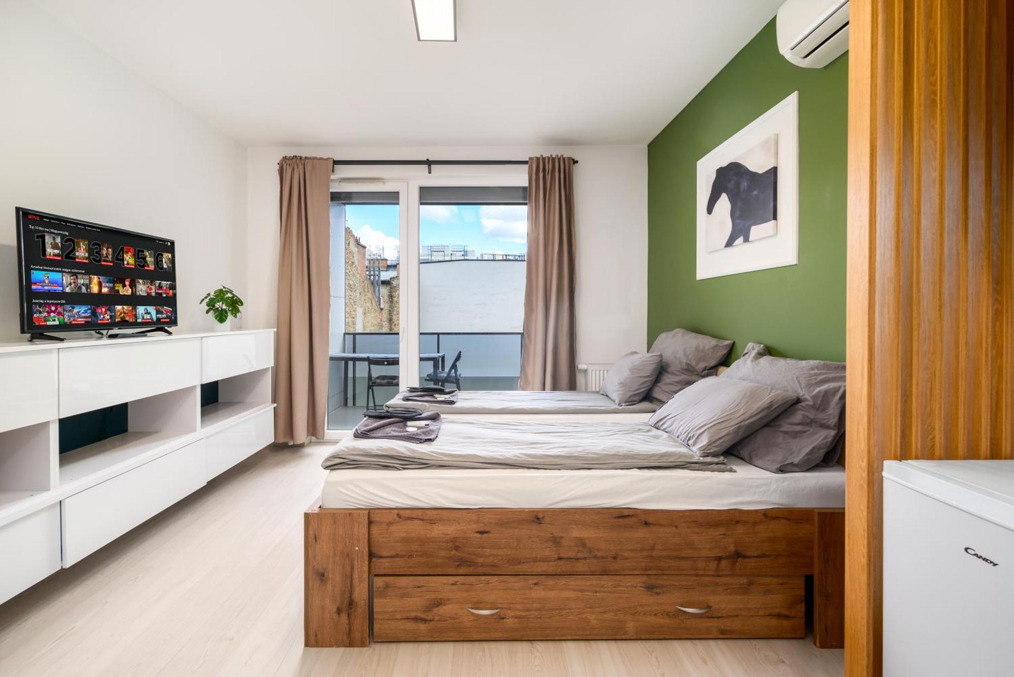 Atrium Residence Deluxe Suite-Free Parking Garage Same Building 布达佩斯 外观 照片