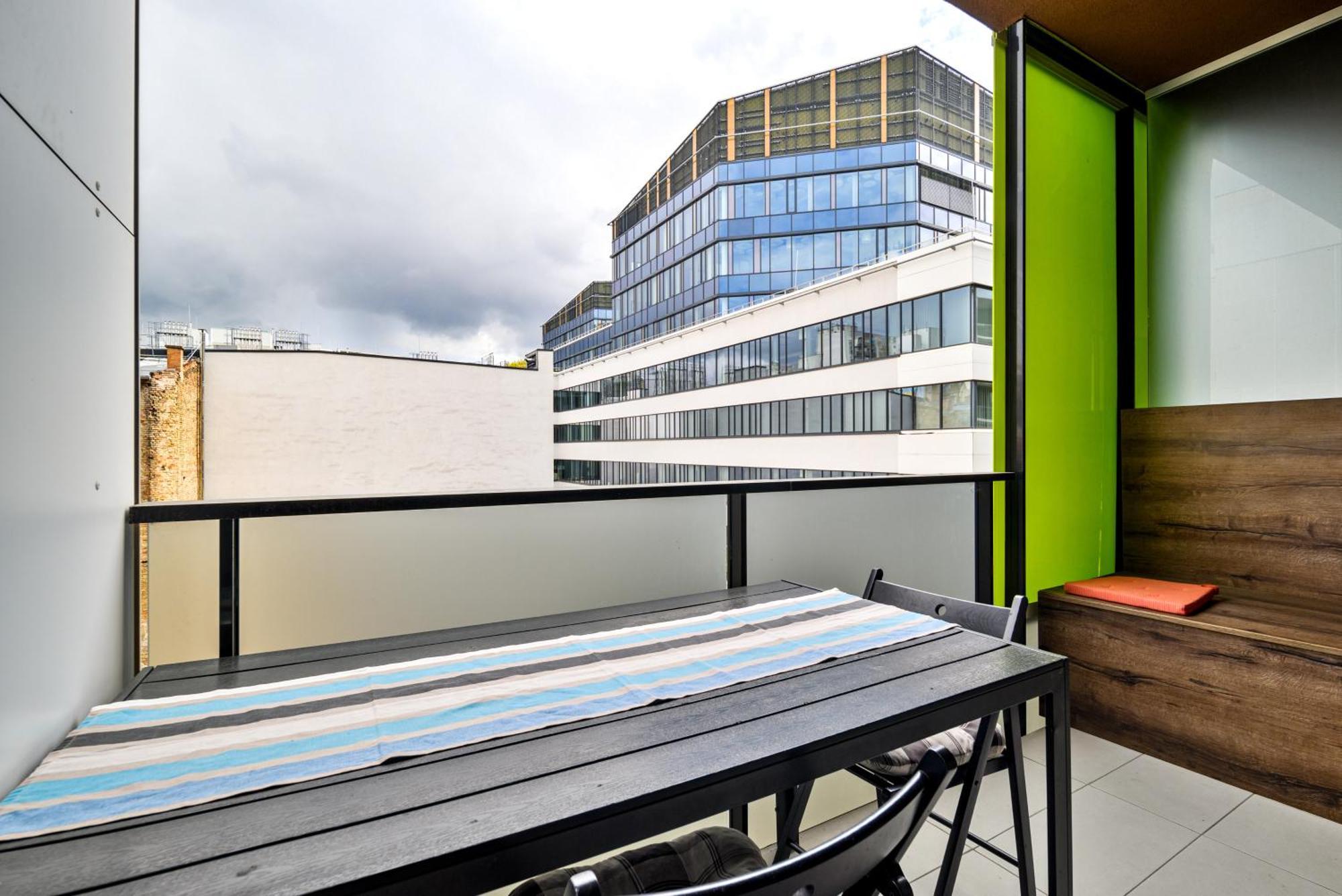 Atrium Residence Deluxe Suite-Free Parking Garage Same Building 布达佩斯 外观 照片