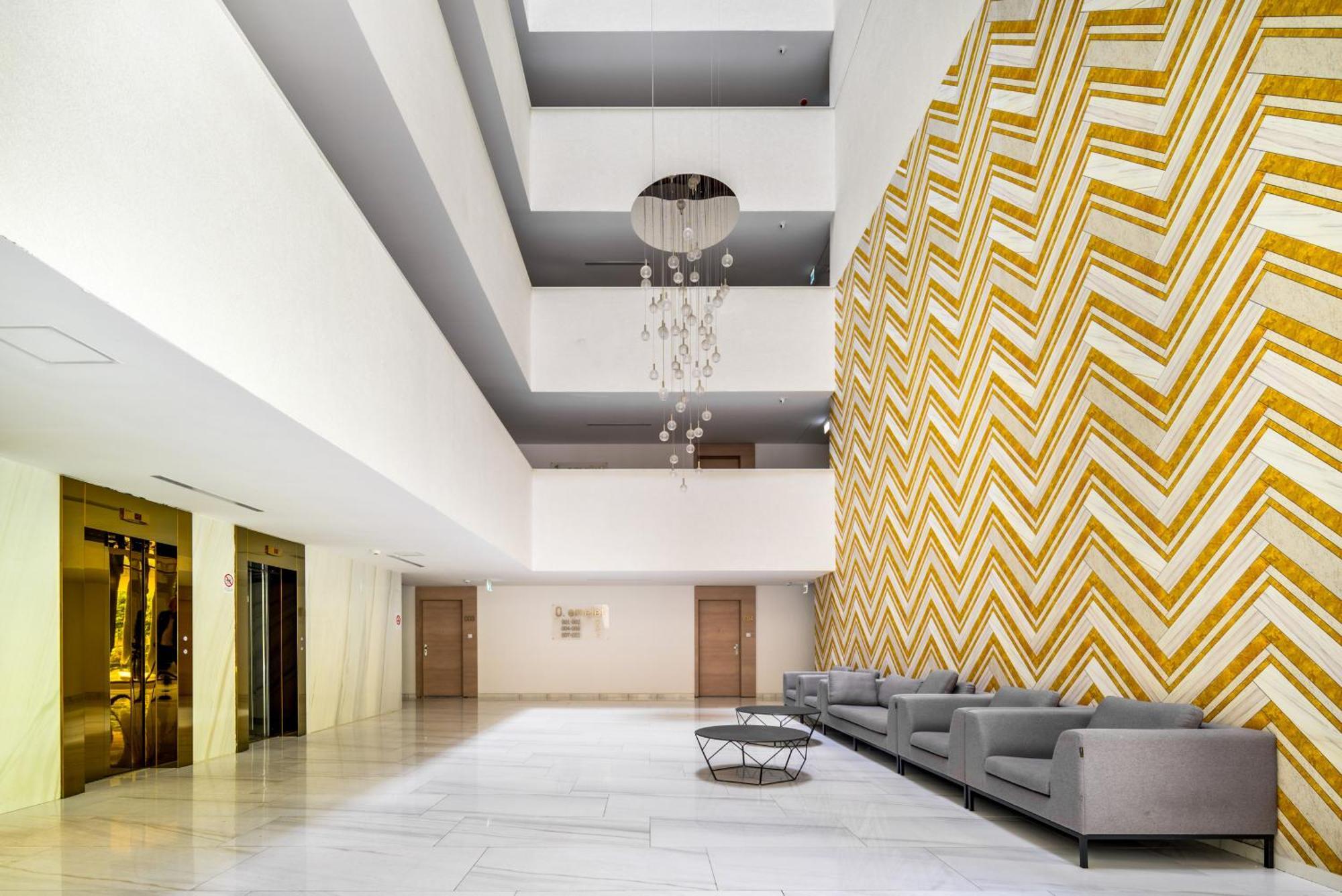 Atrium Residence Deluxe Suite-Free Parking Garage Same Building 布达佩斯 外观 照片